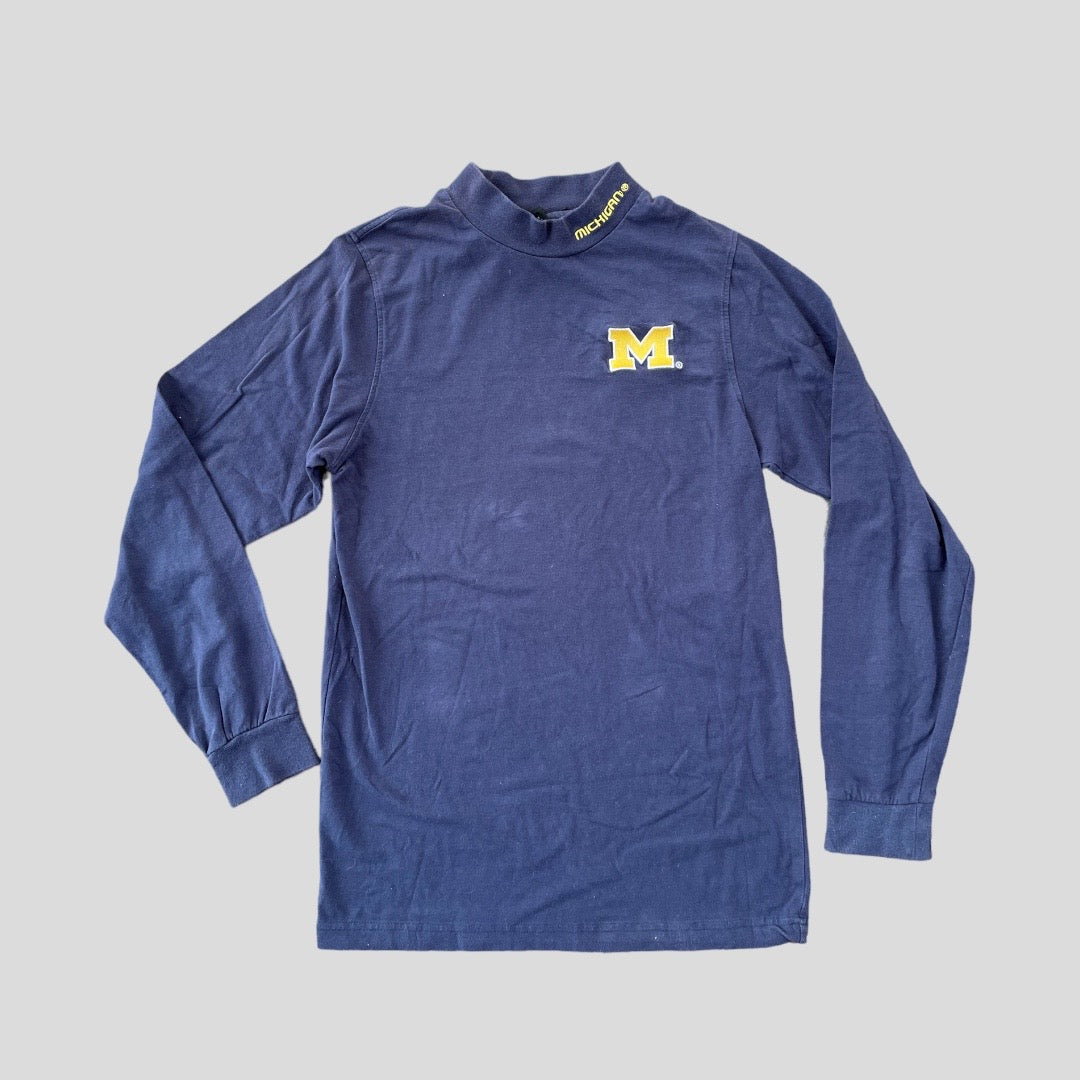 Embroidered Vintage Turtleneck