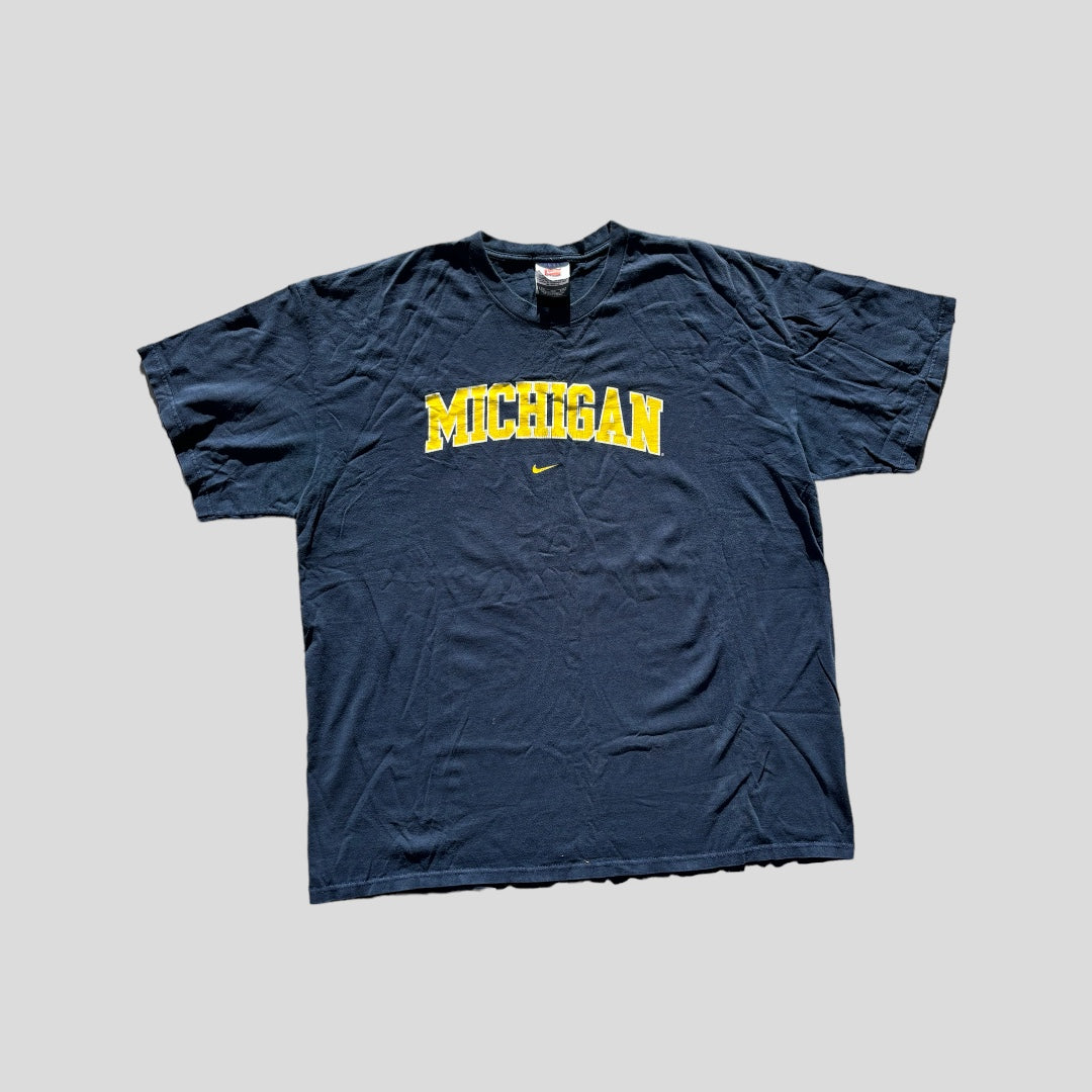 Center Swoosh Nike T