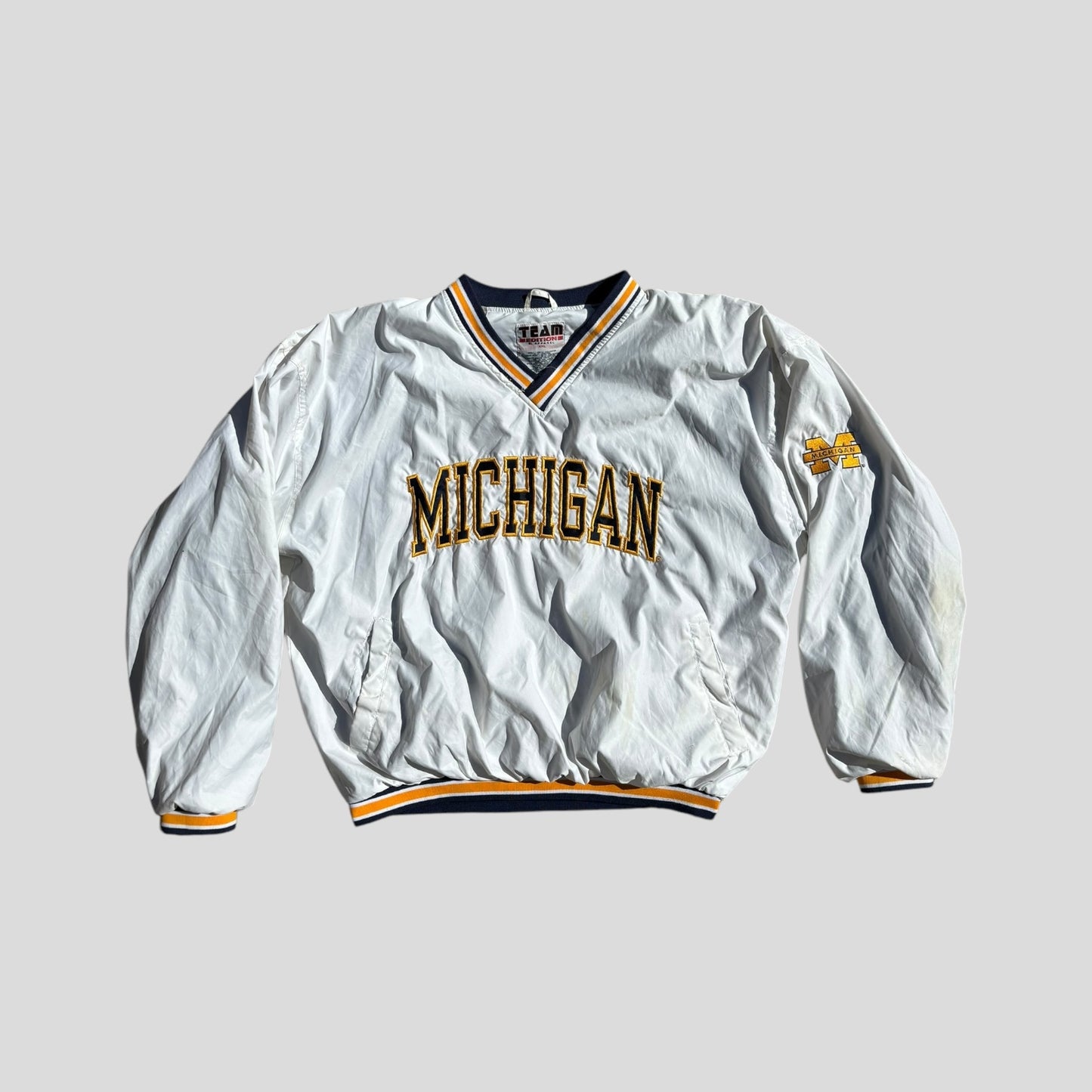 STAINED Vintage V Pullover